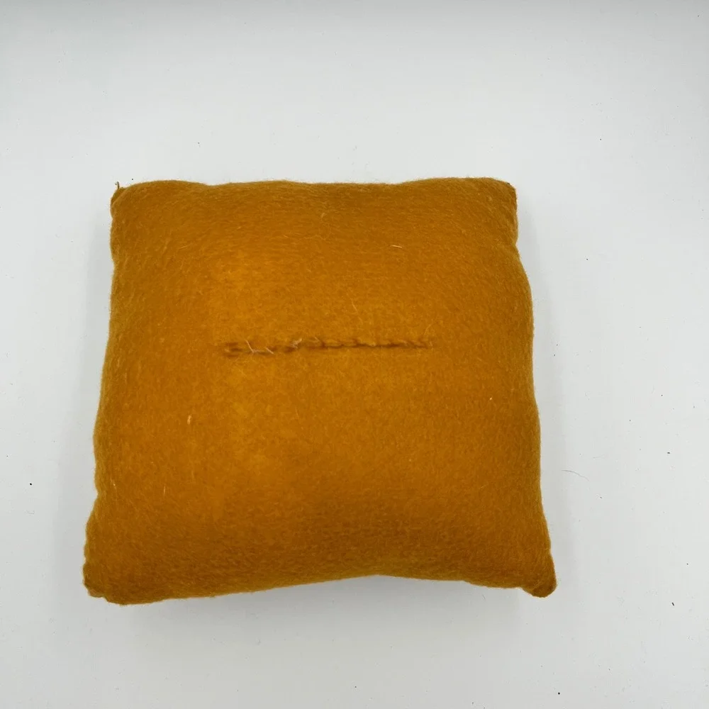 Handmade‎ Accent Pillow Busy as I Wanna Bee Farmhouse Rustic Decor Approx 7